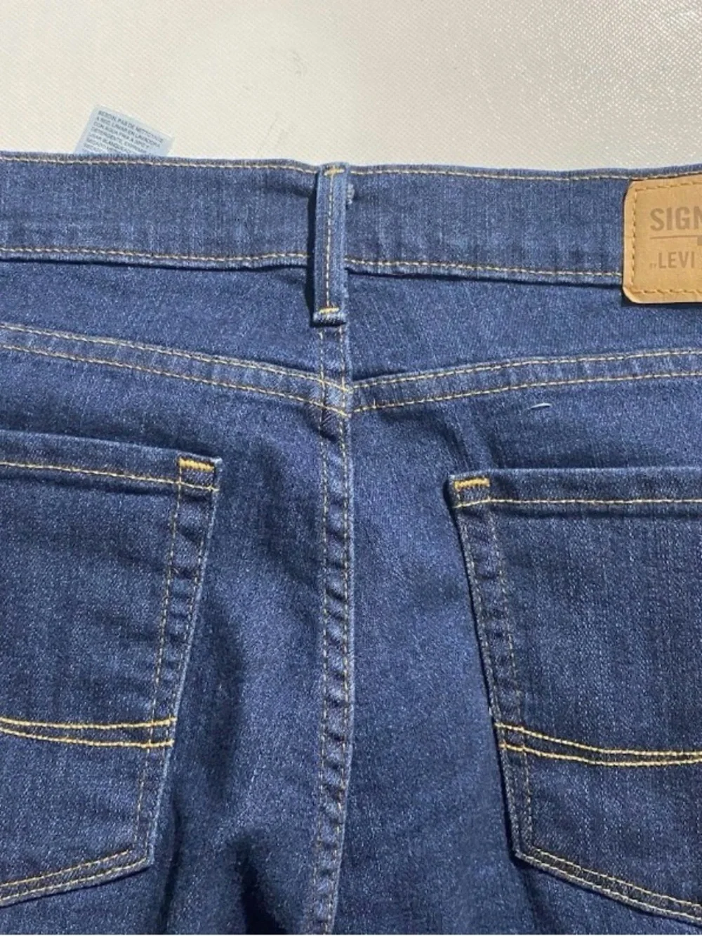 Signature by Levi Strauss used good